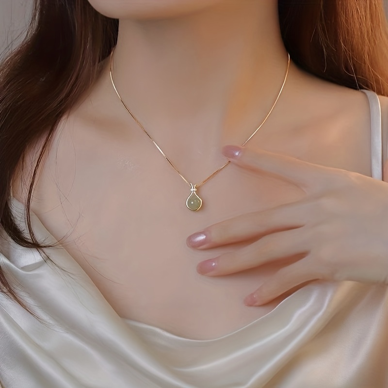 

Natural Gourd Pendant Necklace For Women, Retro Elegant Temperament Collarbone Chain