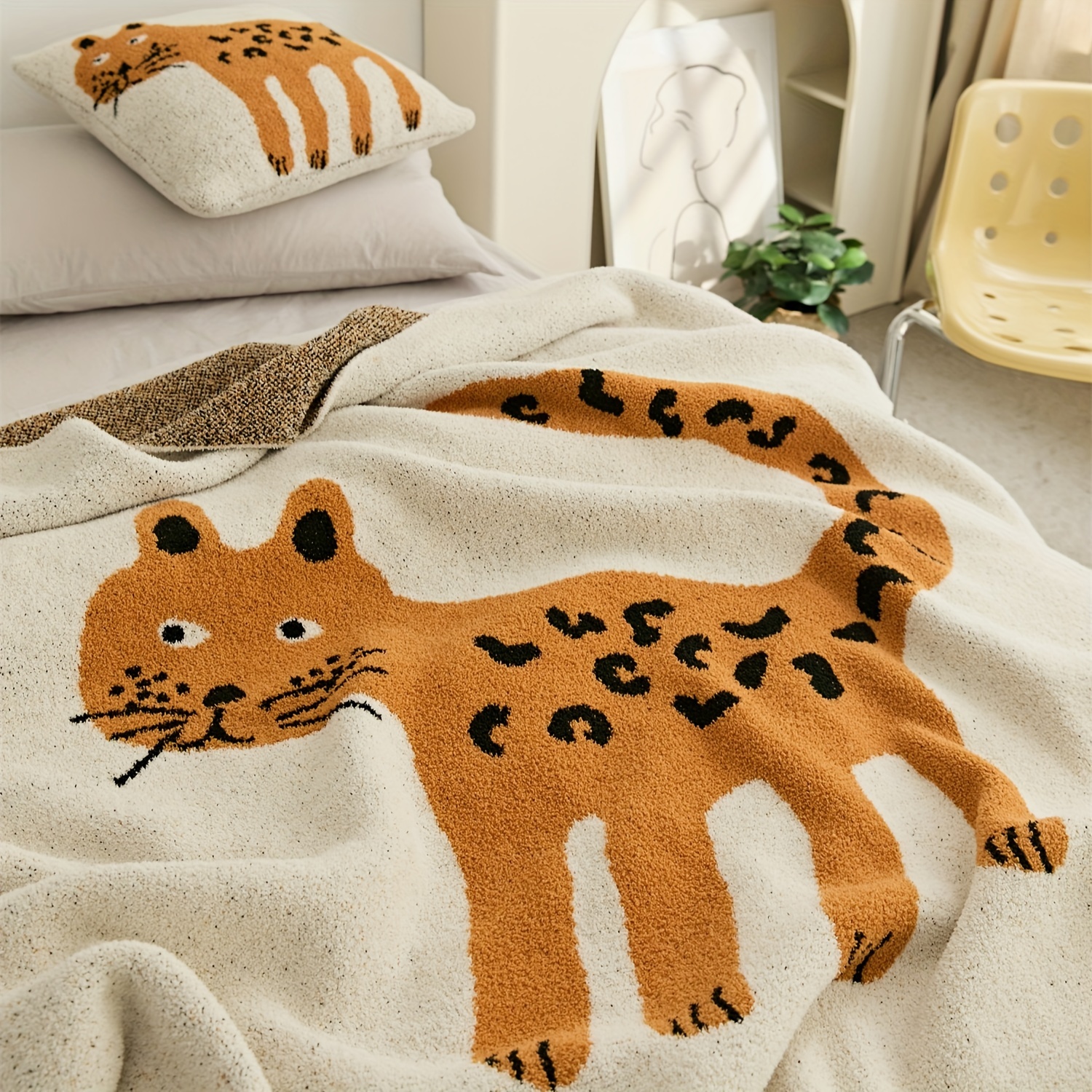 

1pc Half Velvet Cartoon Leopard Blanket Office Nap Blanket Knitted Sofa Blanket Pillowcase Bed Tail Blanket