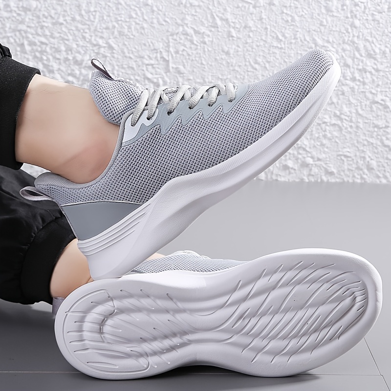 Men's Breathable Running Shoes Lightweight Shock Absorbing