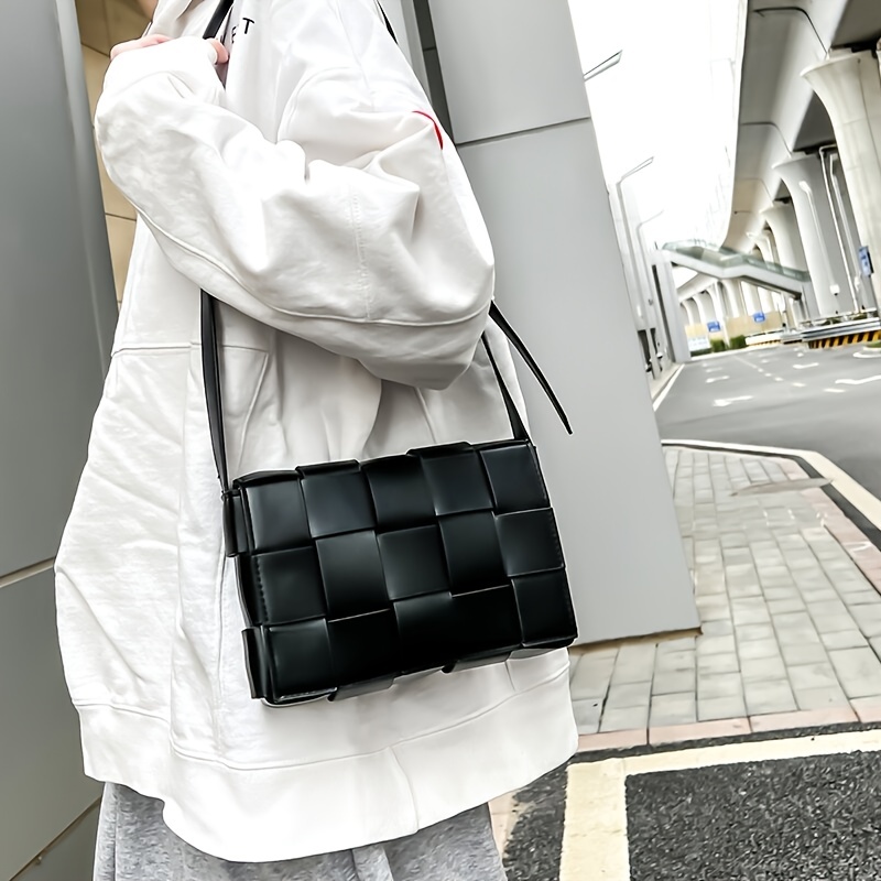 1pc Black Shell-shaped Crossbody Bag For Women