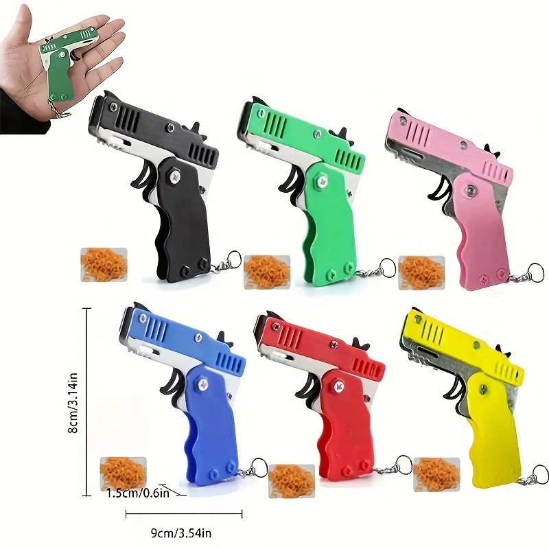 pistola realista pistola de juguete para Foto de stock 2058355280