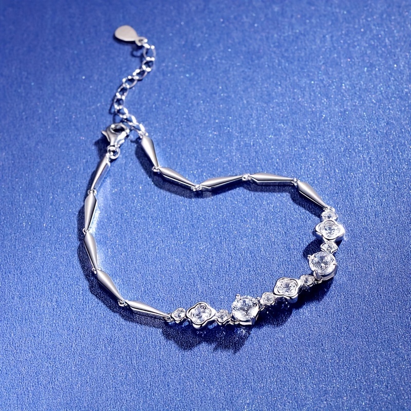 Leaf Clover Moissanite Bracelet