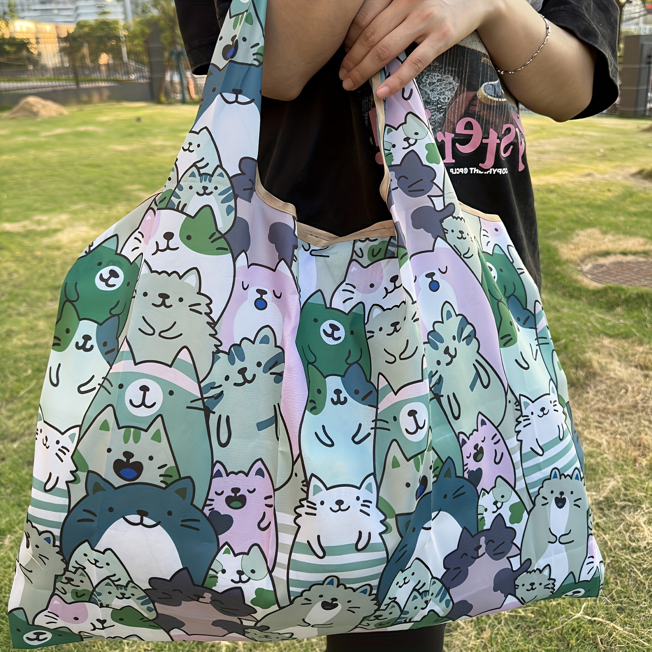 Image of Large Capacity Portable Lightweight Shopping Bag With Inner Pocket Cartoon Green Cat Print Pattern Outdoor Foldable Handheld Camping Travel Large Tote Bag
