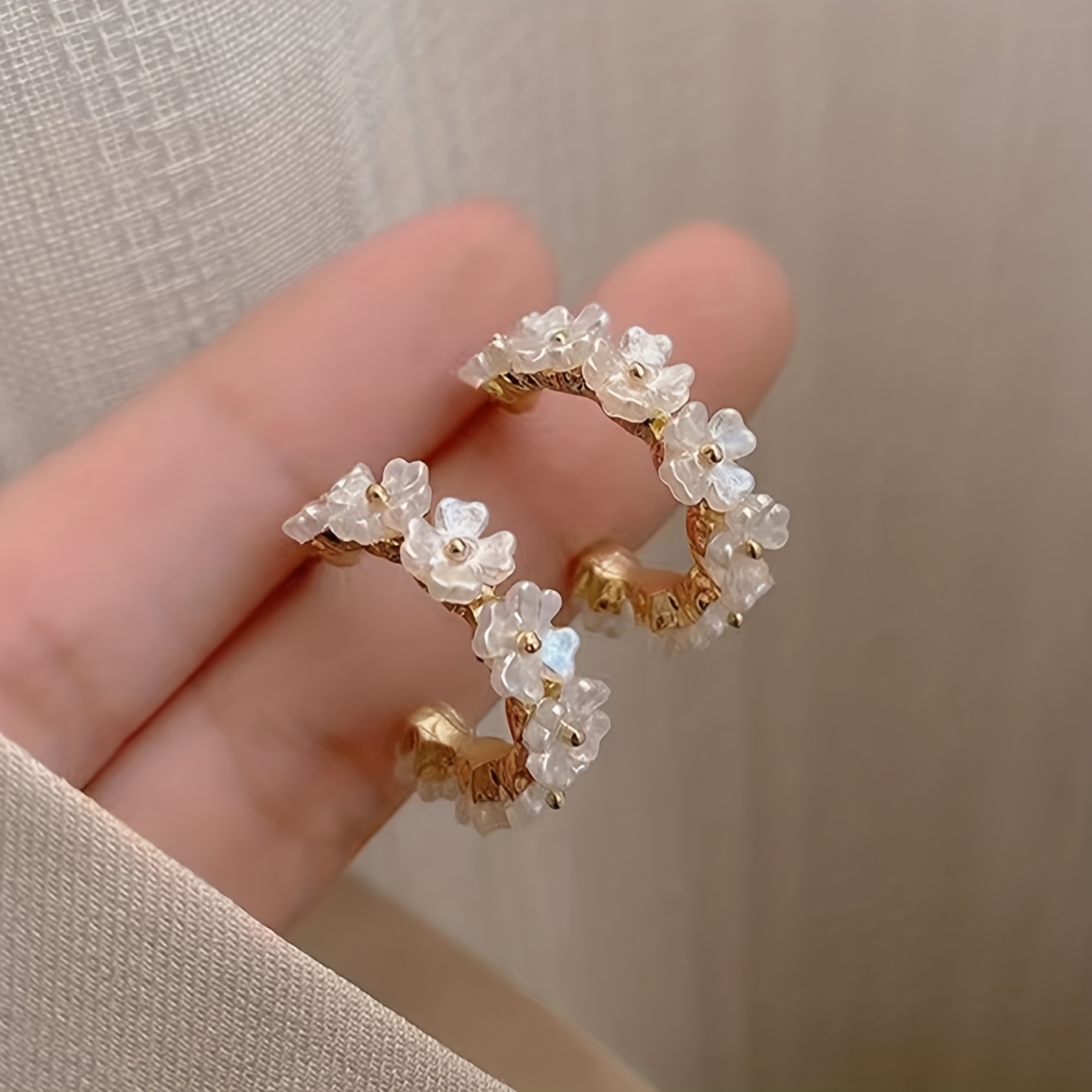 

Delicate Hoop Earrings Zinc Alloy 14k Gold Plated Jewelry With Flower Design Vintage Elegant Style For Women Dating Earrings