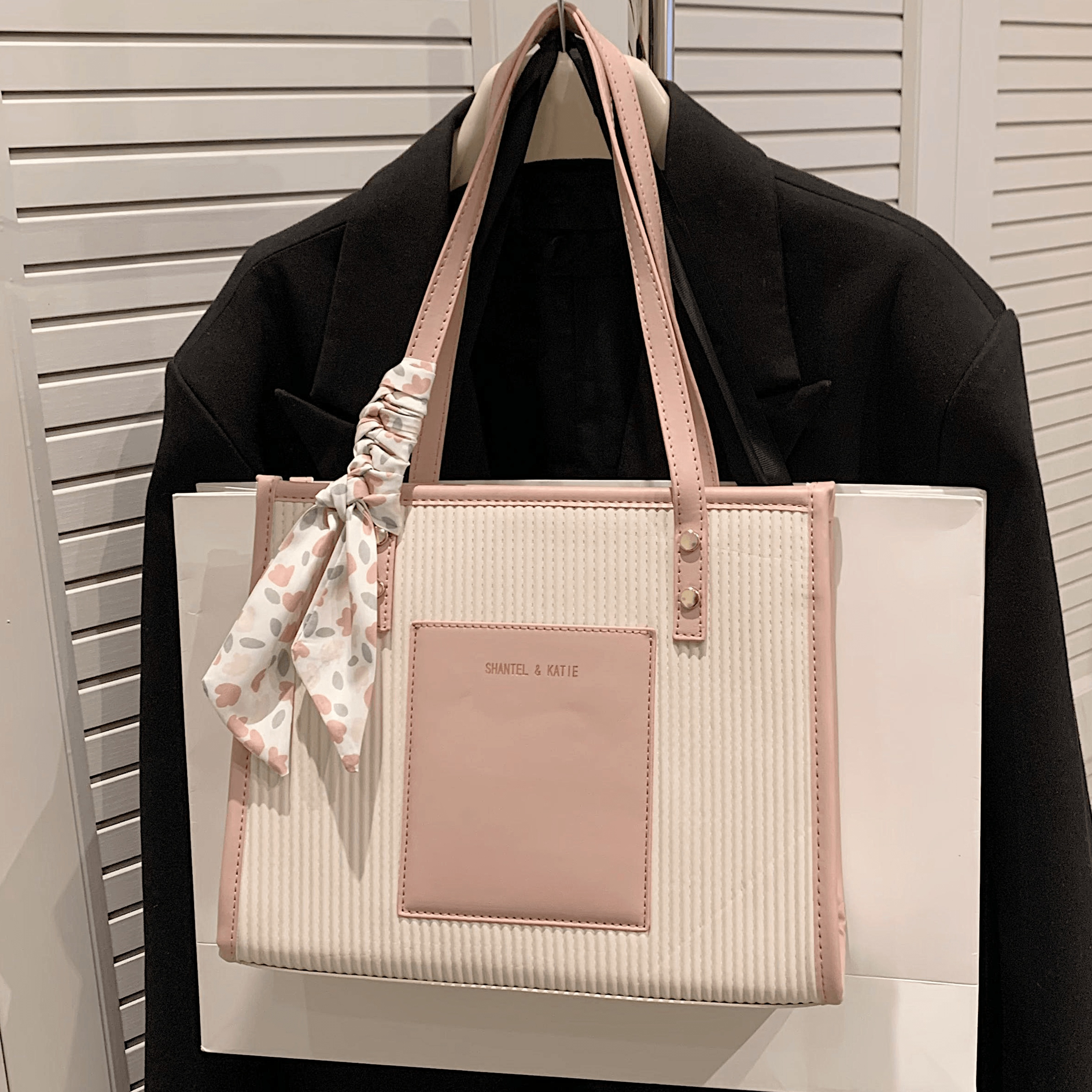 Light pink contrast clearance snake panel tote bag