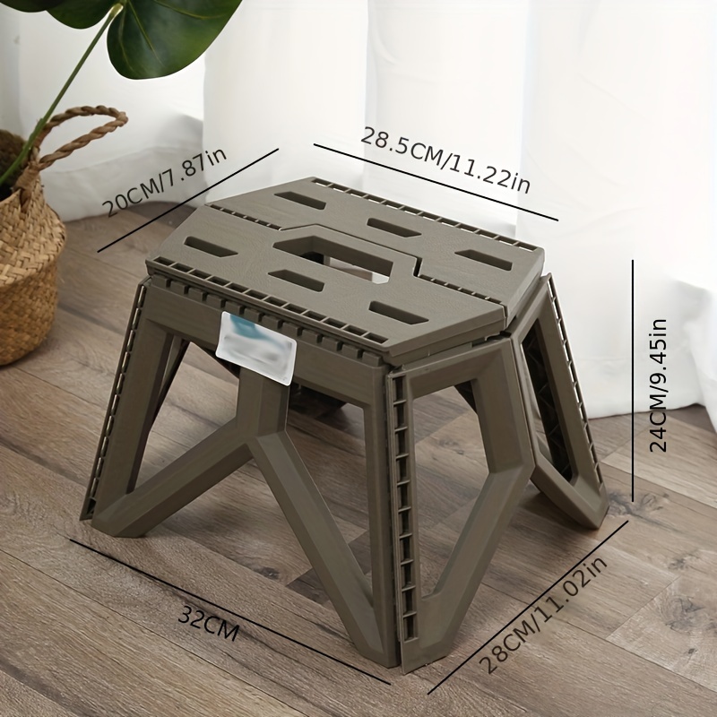 Short deals plastic table