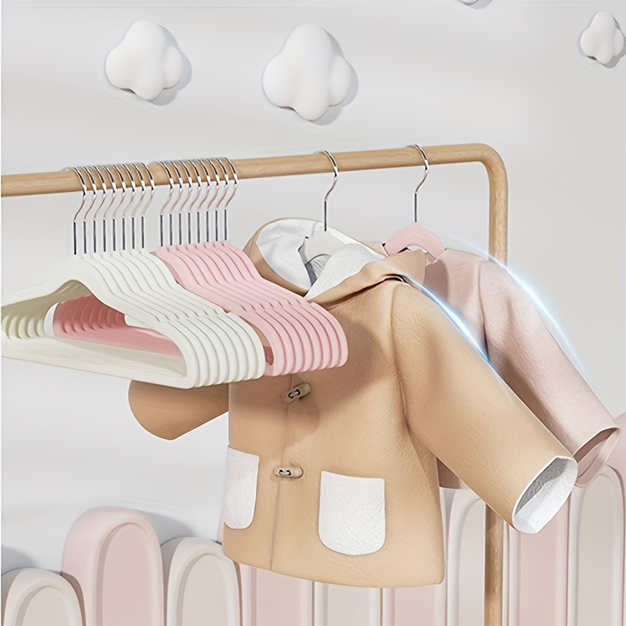 Perchas de terciopelo antideslizantes para ropa de bebé