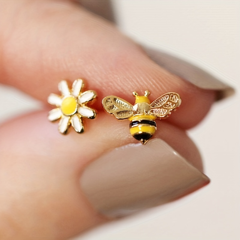 

Tiny Delicate Asymmetrical Stud Earrings With Flower And Bee Design Copper Plated Elegant Cute Style Personality Ear Decor