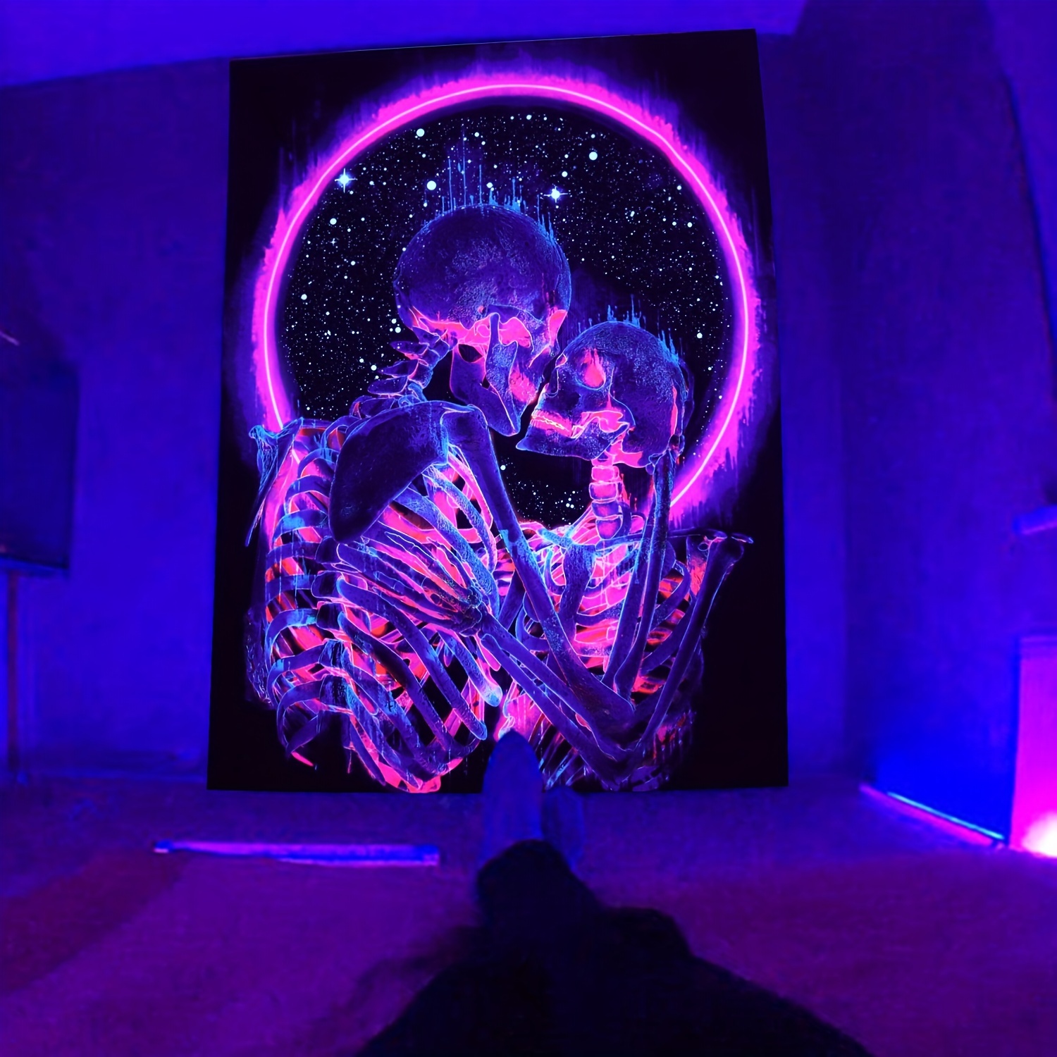 Glow In The Dark Skeleton Skull Tapestry: Add a Spooky Touch to Your Home Decor!