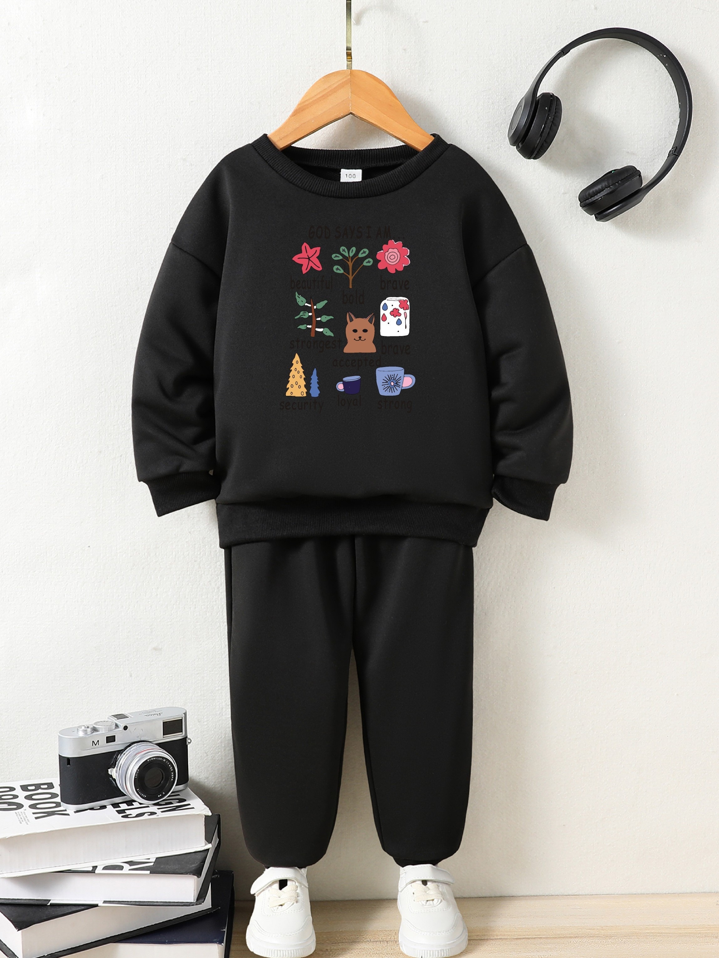 Sweatshirt and track online pants set