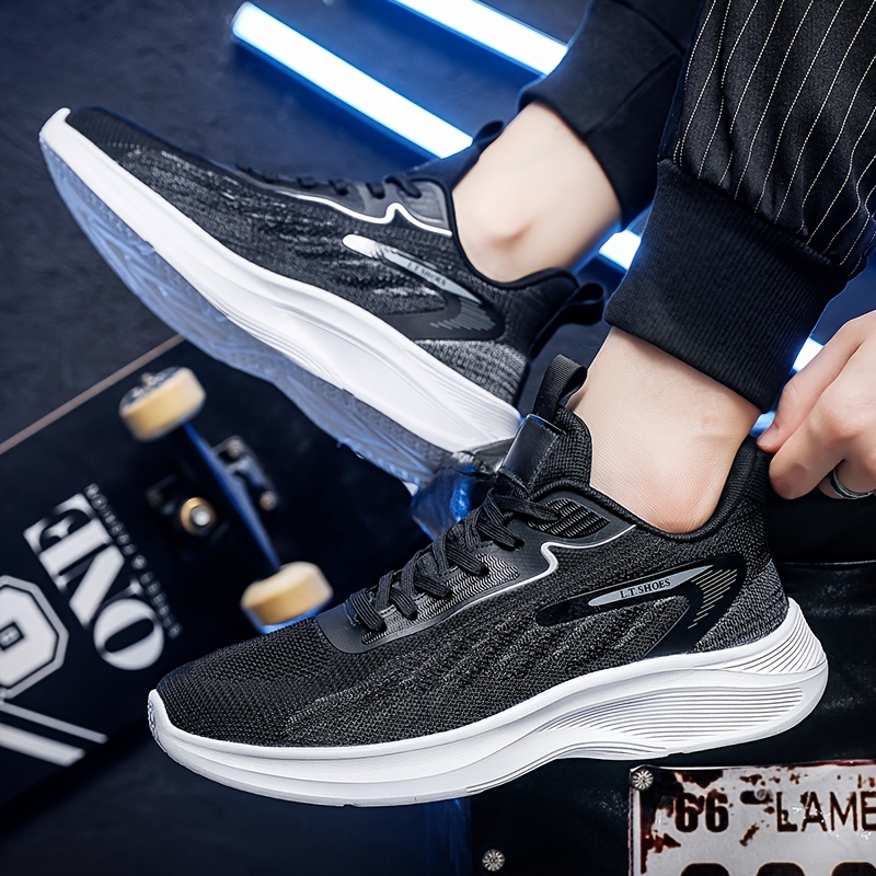 Men's Breathable Mesh Running Sneakers - Featuring a Soft EVA Sole for Outdoor Activities, Available in Geometric/Solid Colors