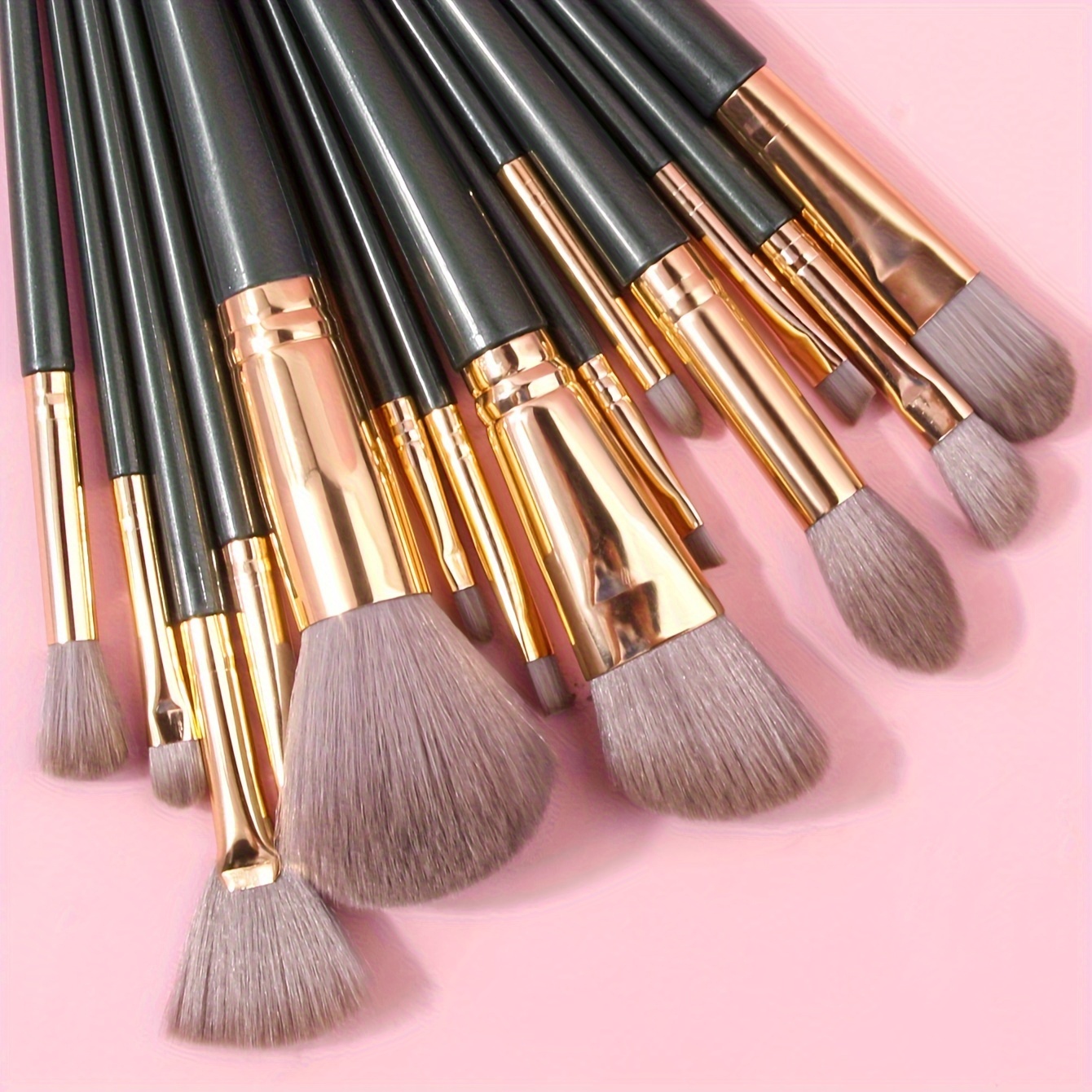 1pc Makeup Brush Small Fan-shaped Powder Brush, Foundation Brush