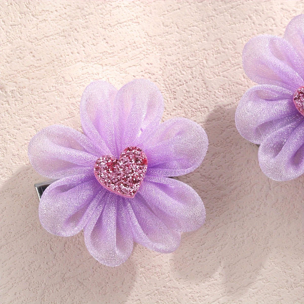 2個のかわいい花のヘアクリップ キラキラのハートのチュールの花の形の