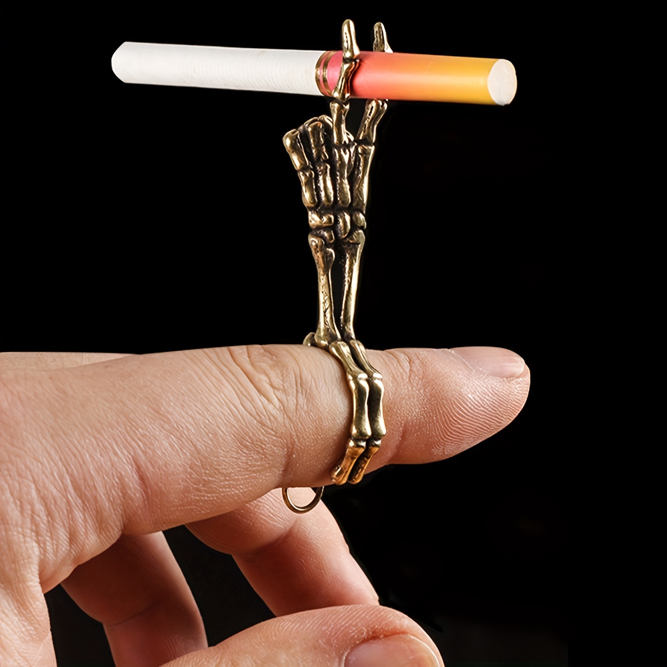 1pc Creative Smoker's Ring With Cigarette Holder, Hip-hop Style