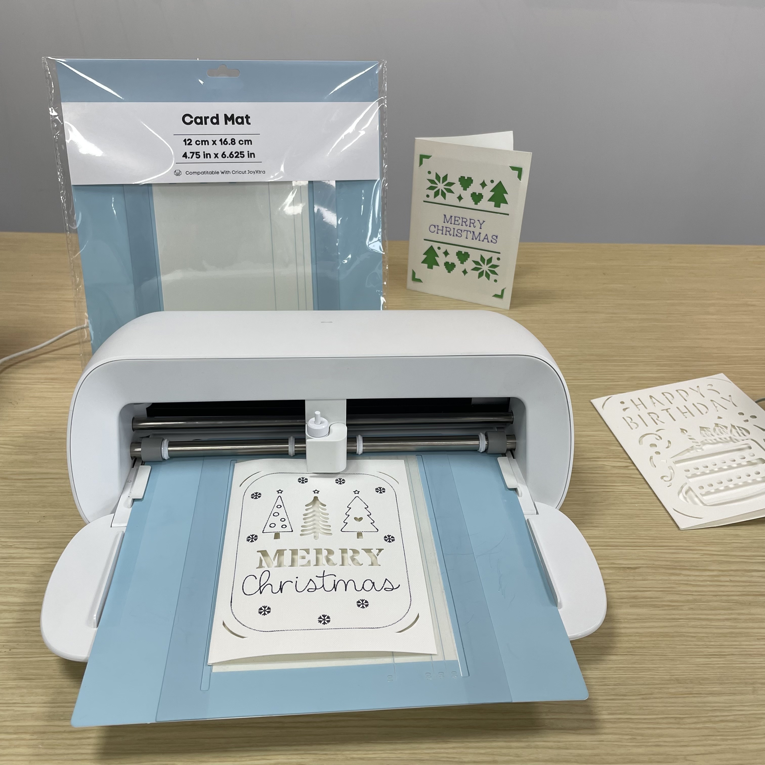 Cricut Joy Xtra Smart Cutting Machine & Joy Xtra Card Mat (4.7 in x 6.6 in)  Reusable Card Mat for All Cricut Cards