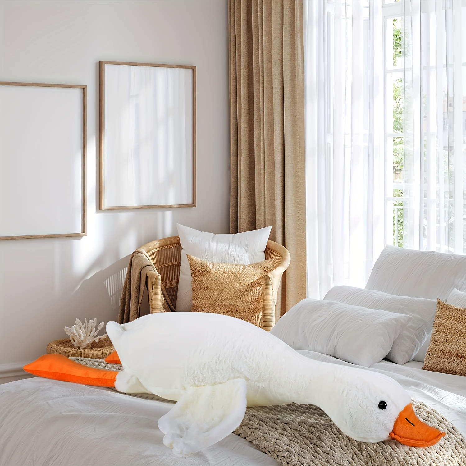 Peluche de cisne, accesorio útil como almohada para dormir, elaborado con  material esponjoso para una mayor comodidad.