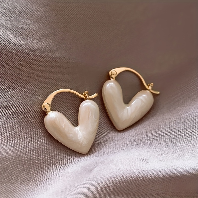 

White Heart Design Hoop Earrings Cute Simple Style Zinc Alloy Jewelry Daily Commuting Ear Ornaments Trendy Female Gift