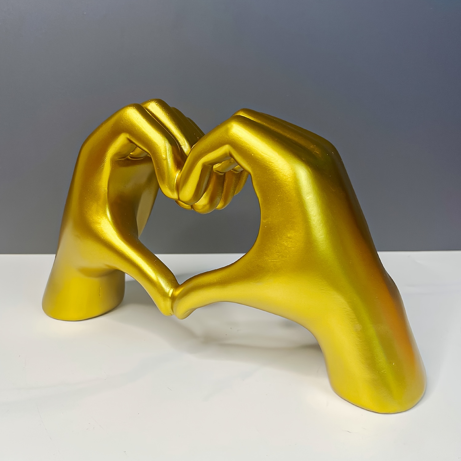 1pc Resin-made Desktop Sculpture Of Hand Gesturing Heart Shape