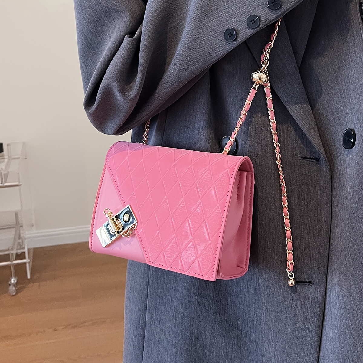 Pink Shoulder Bag With Flap Pocket Twist Lock Fashionable For Daily PU