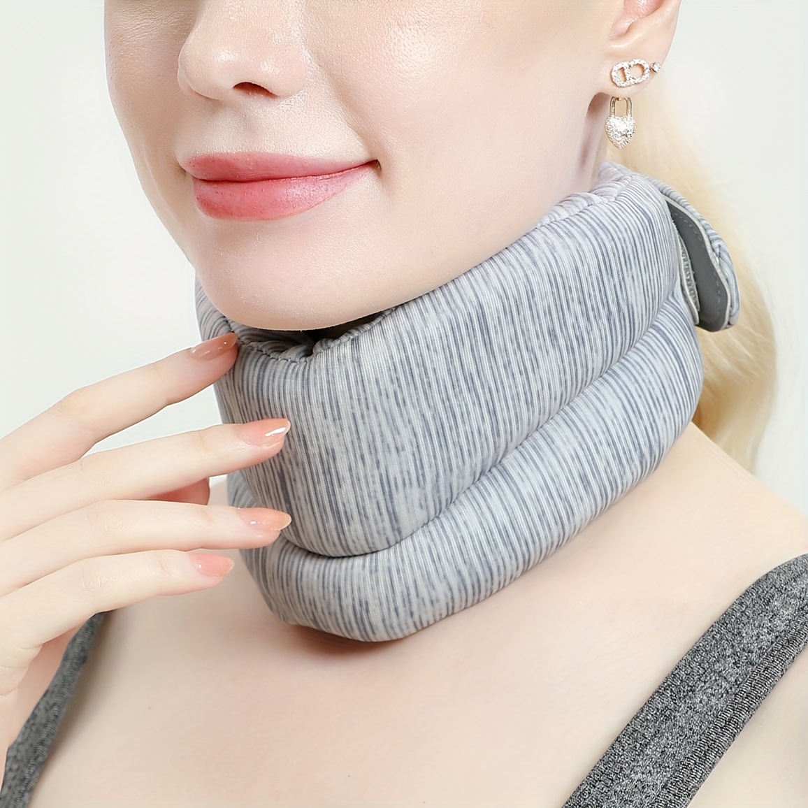 Soft Foam Neck Brace Universal Cervical Collar, Adjustable Neck
