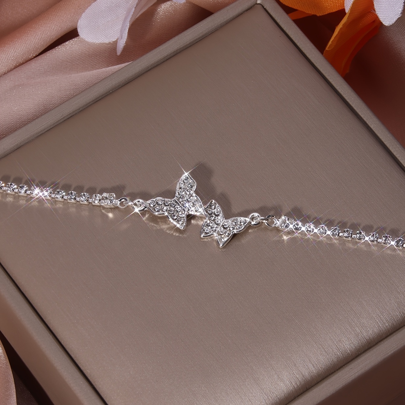 Women's Full Plastic Butterfly Claw Chain Silvery Bracelet