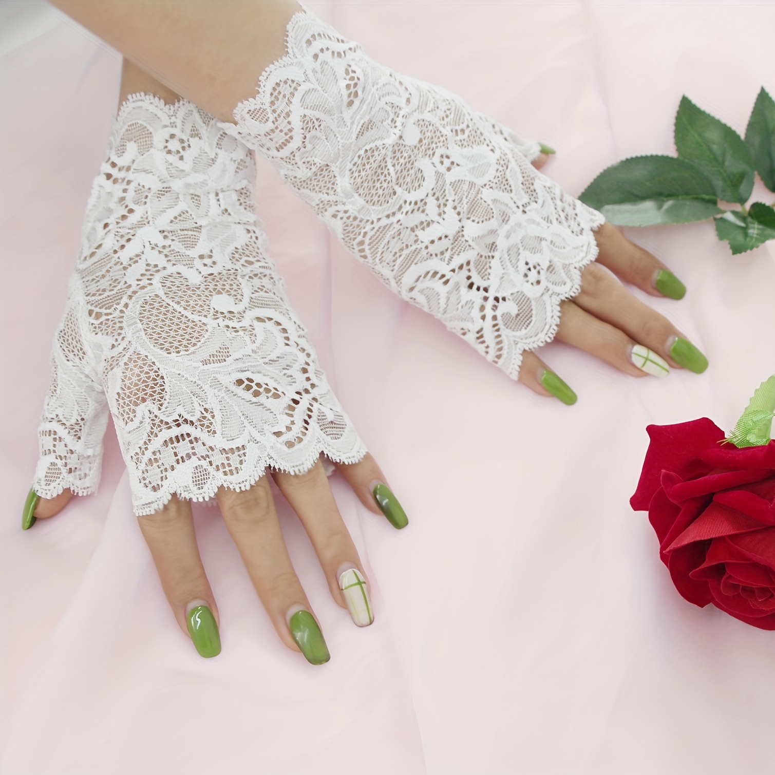 Toma 1 Pair Lace Gloves Beautiful Women Clothes Decor Short Type Dress  Ornament Fashion Accessory for Wedding Costume Party Wearing White