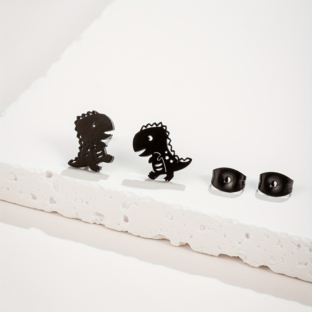 Men's Casual Dragon Patterned Earrings, Versatile Style