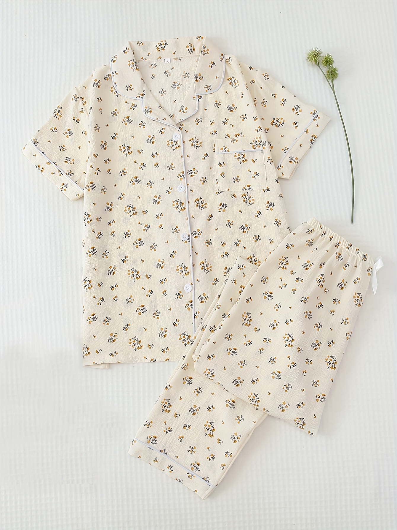 Ditsy Floral Print Pajama Set, Short Sleeve Button Up Top &amp; Elastic Waistband Pants, Women&#39;s Sleepwear &amp; Loungewear