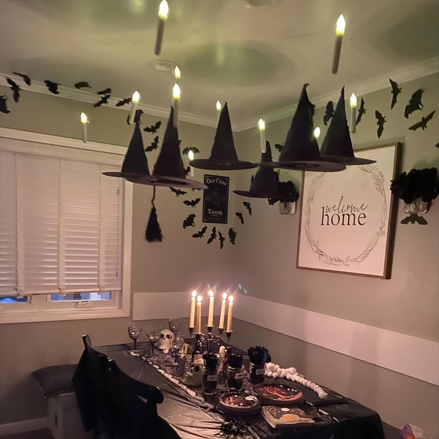 Décorations de fête, 12 bougies flottantes à LED avec télécommande, bougies  à suspendre Harry Potter avec ficelle, sans flamme, fonctionnant avec des  piles, pour fête, Noël, décoration d'église : : Bricolage