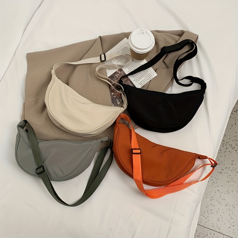 The Uniqlo Round Mini Shoulder Bag Is Perfect for Travel