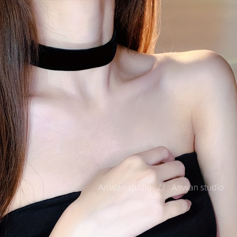 Wide Black Velvet Choker Necklace – The Trimbs