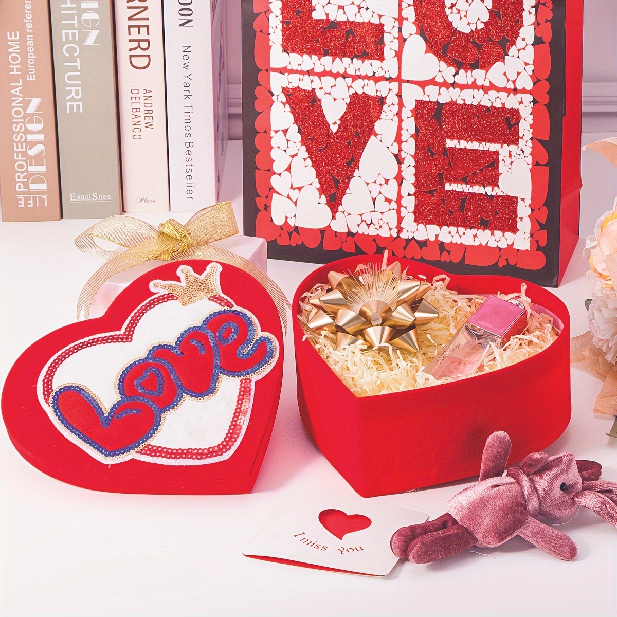 1pc, Boîte-cadeau En Forme De Cœur Décorée De LOVE Rouge Avec Remplissage  Assorti Dans Une