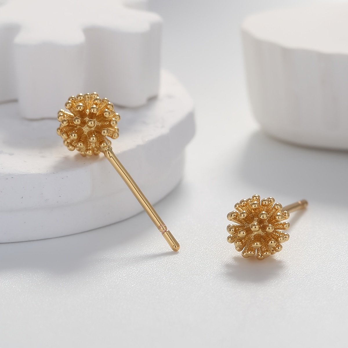 Orecchini in oro con fiore Louis Vuitton D'oro Metallo ref.342794 - Joli  Closet