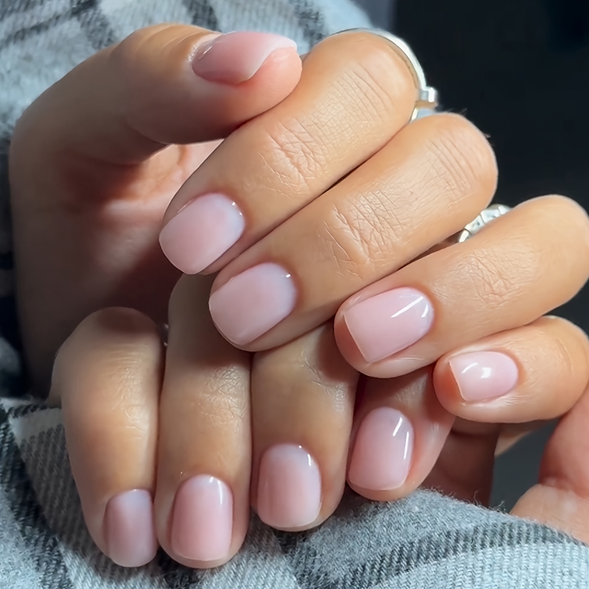 

Nude Pinkish Press On Nails Medium Short Square Fake Nails Minimalist Style False Nails Simple Classic Daily Solid Color Full Cover Fake Nail Kit For Women And Girls Valentine's Day Nail Decor