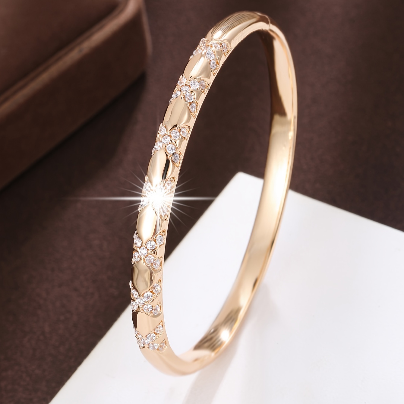Image of Simple Classic Versatile Synthetic Zirconia Inlaid Bracelet, Fashionable High-end Synthetic Zirconia Bangle