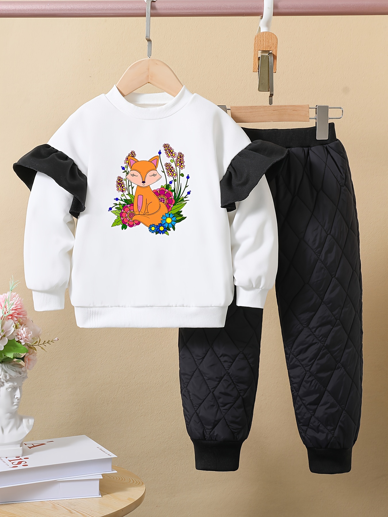 2pcs Baby All Over Cartoon Hedgehog Print Long-sleeve Zip Hoodie and Trousers Set