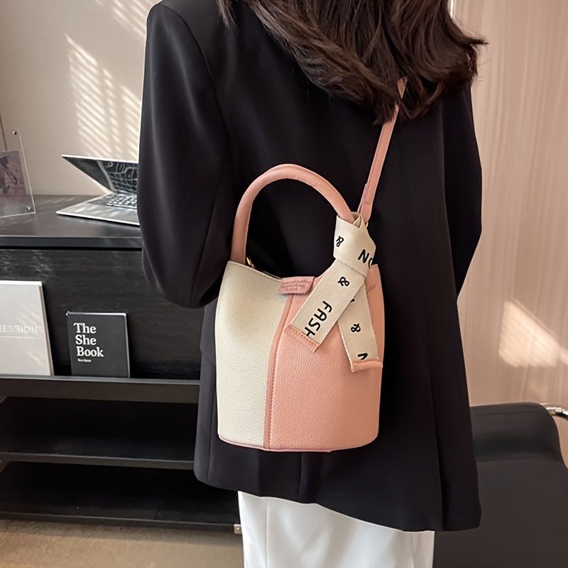 1pc Color-block Plush Casual Single-shoulder Bucket Bag