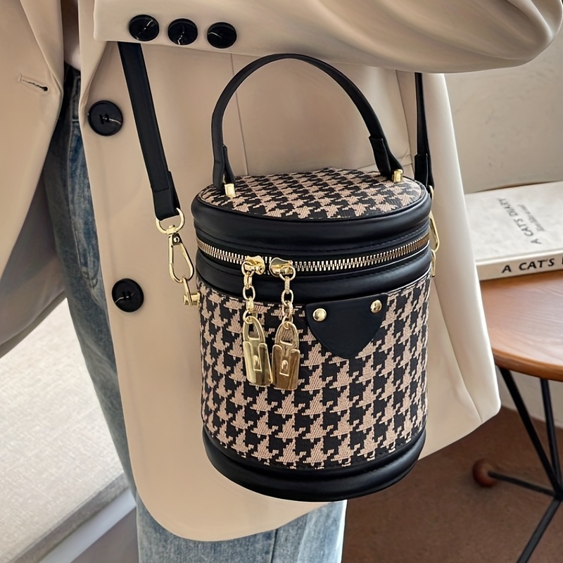Retro Letter Pattern Bucket Bag, Classic Shoulder Bag, All-match Crossbody  Bag For Women - Temu