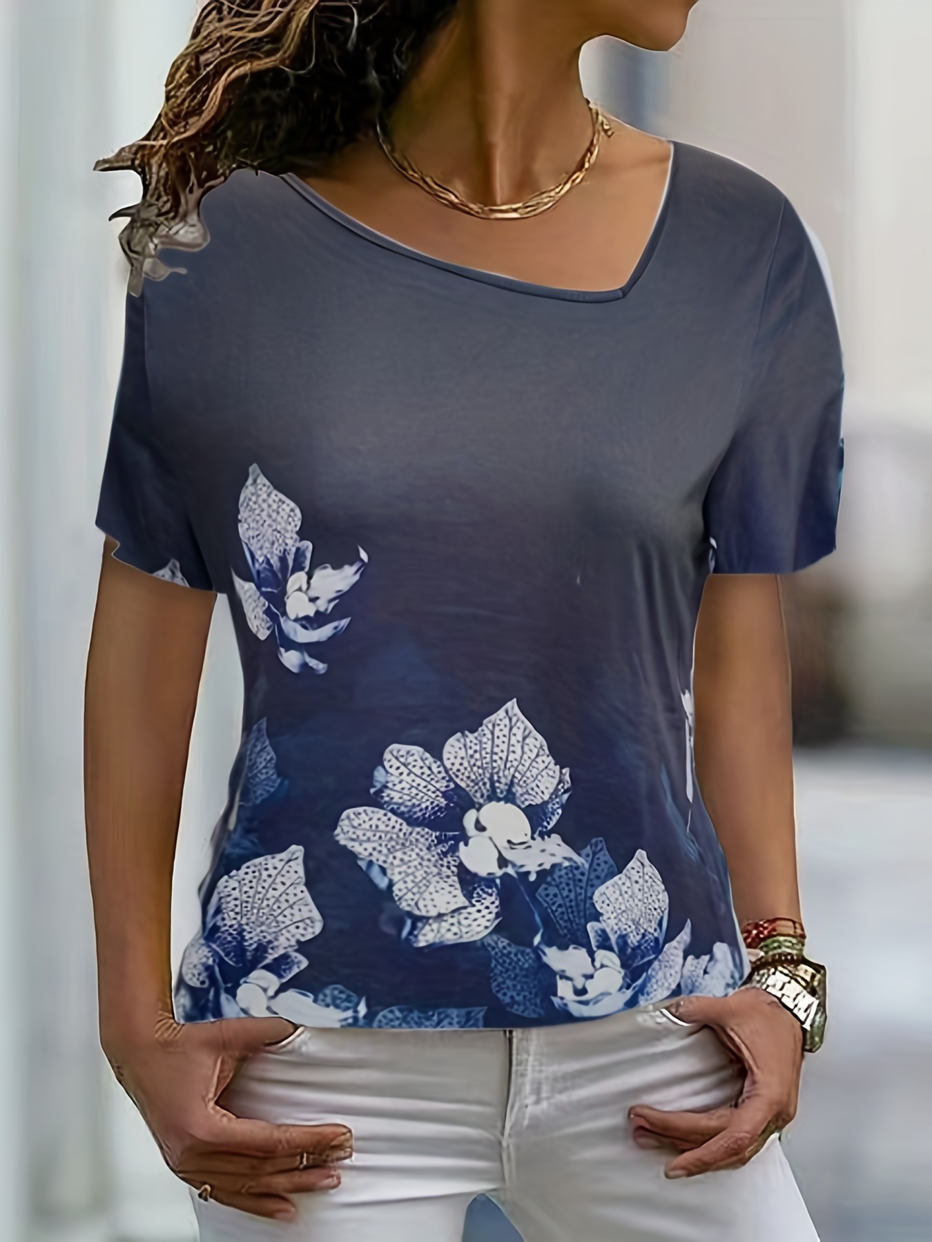 XFLWAM Womens Floral Print Crew Neck T-Shirt Fitted Beach Aesthetic Summer  Tops Short Sleeve Shirt Comfy Blouse Casual Tunic Graphic Blue S 