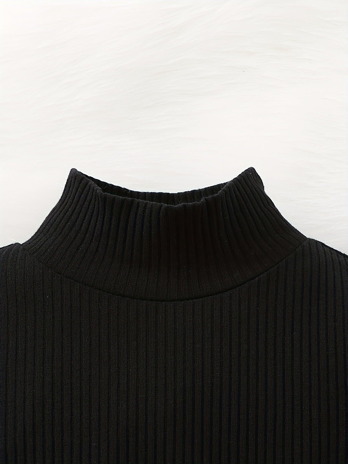 Girl's Ribbed Turtleneck Top & Houndstooth Pleated Skirt Set