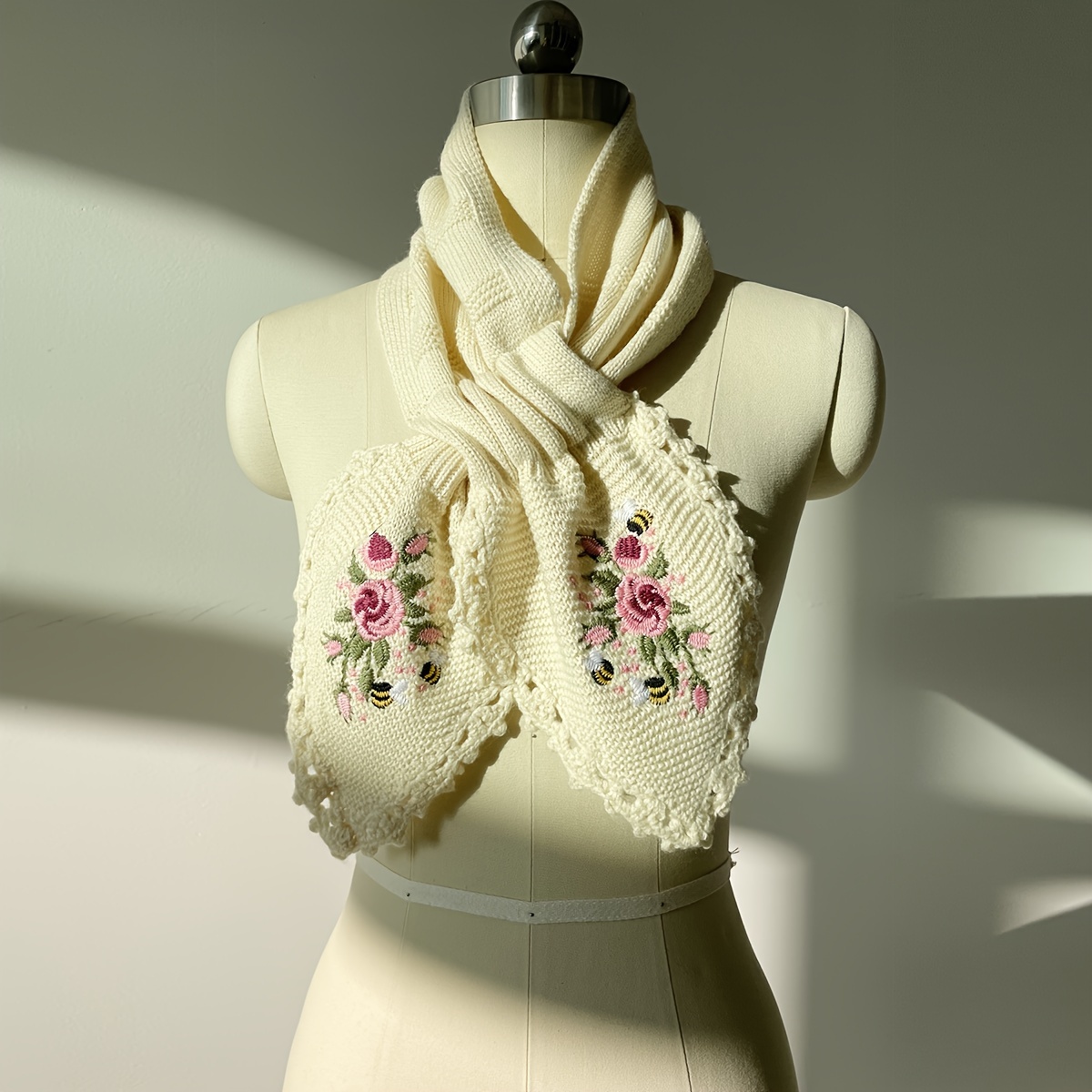 1 Autumn And Winter Ladies Anti-cold Handmade Hook Edge Peach Shape Bee Small Flower Embroidery Scarf