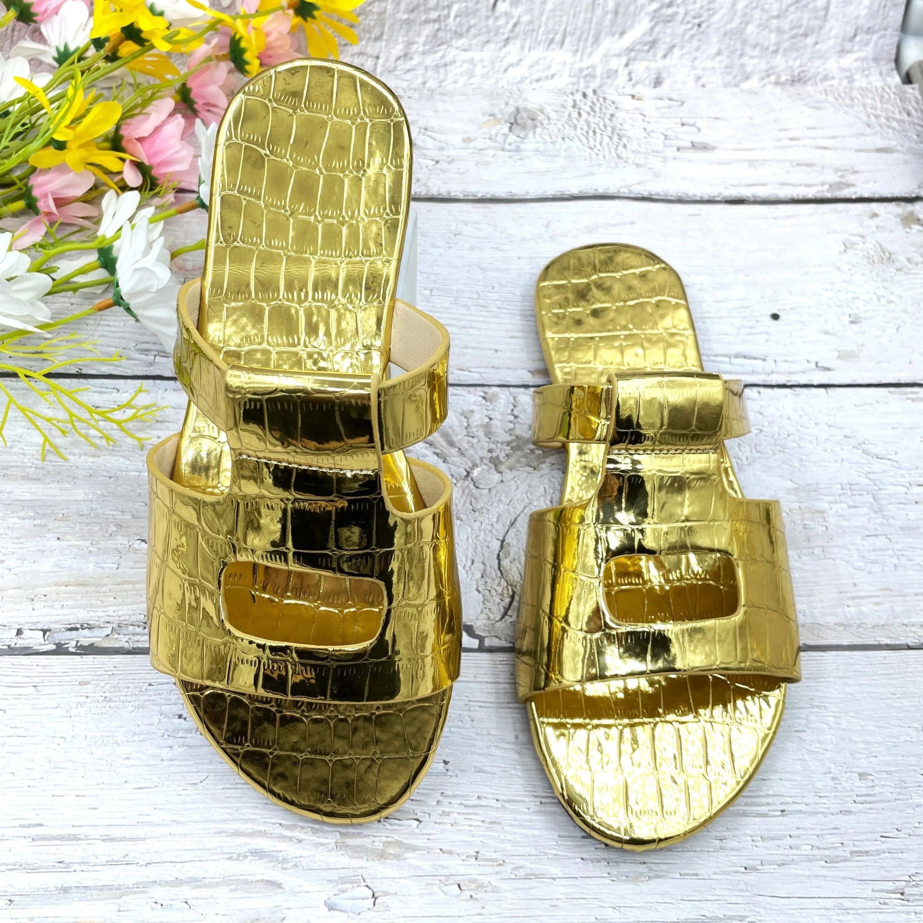 Sandalias Metálicas Con Decoración De Chian Para Mujer, Zapatos Deslizantes  Con Diseño De Cocodrilo De Imitación Y Punta Abierta, Zapatos De Playa  Cómodos De Verano - Temu Chile