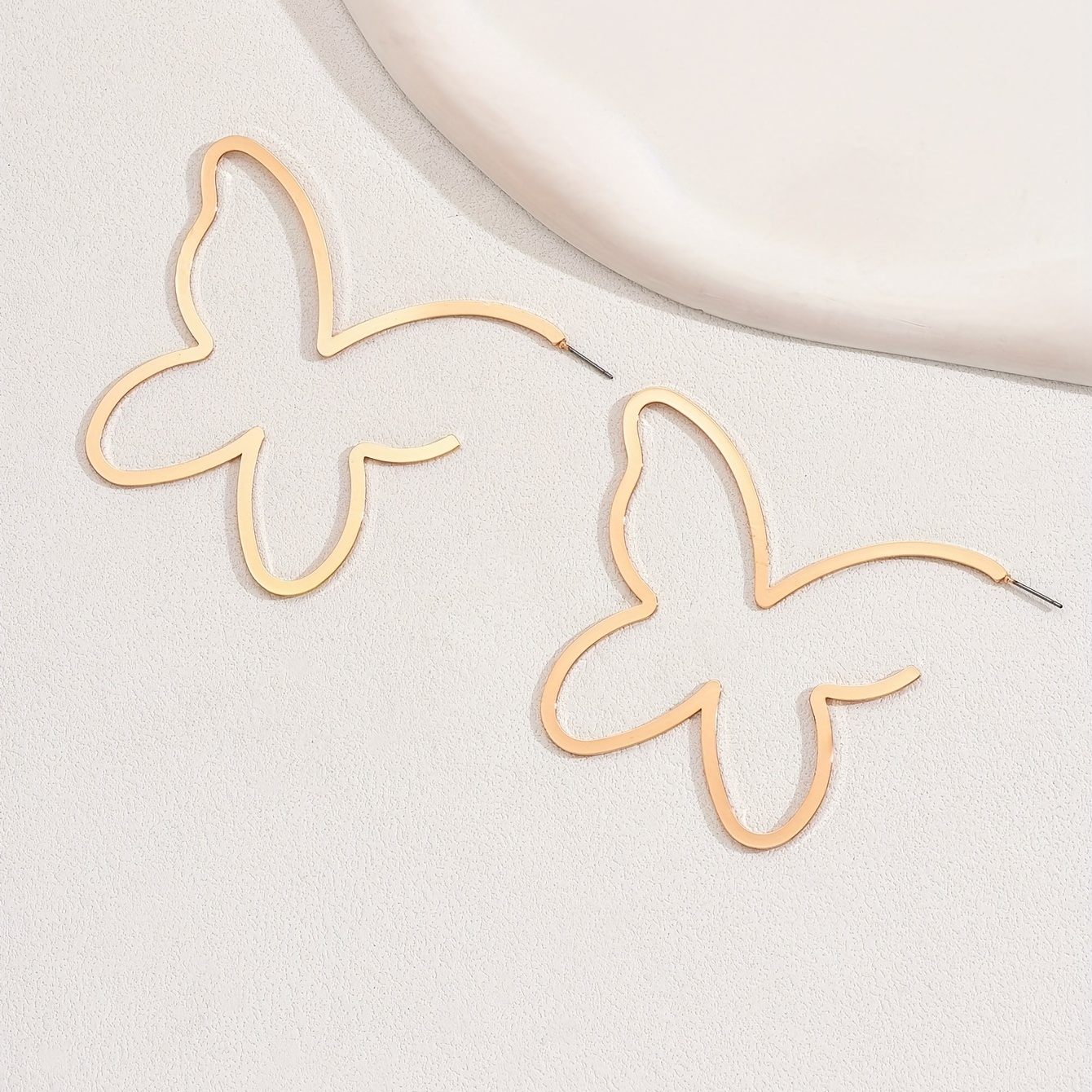 Women's Golden Hollow Butterfly Hoop Earrings — Creative Gift