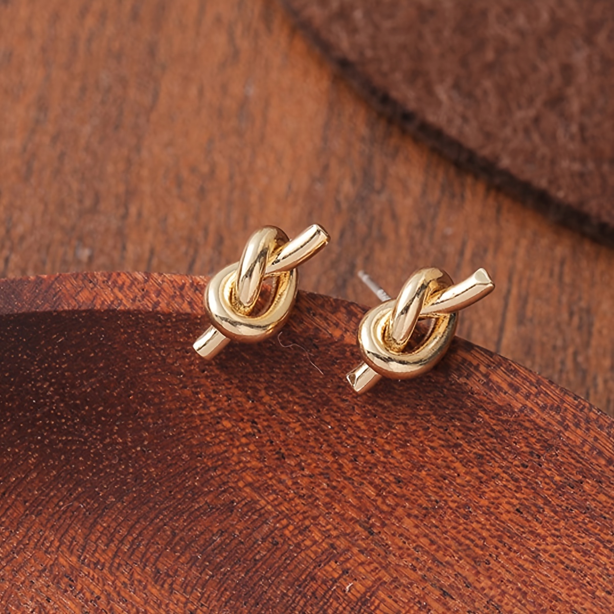 Aretes de nudos en oro 14k!!