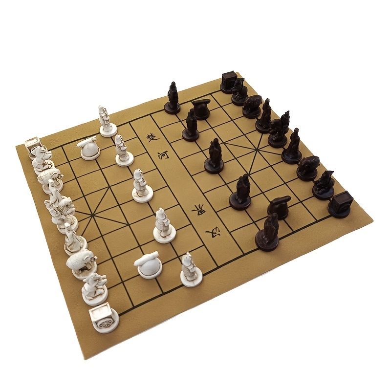 Uma foto de um jogo de xadrez interativo com tabuleiro de xadrez e