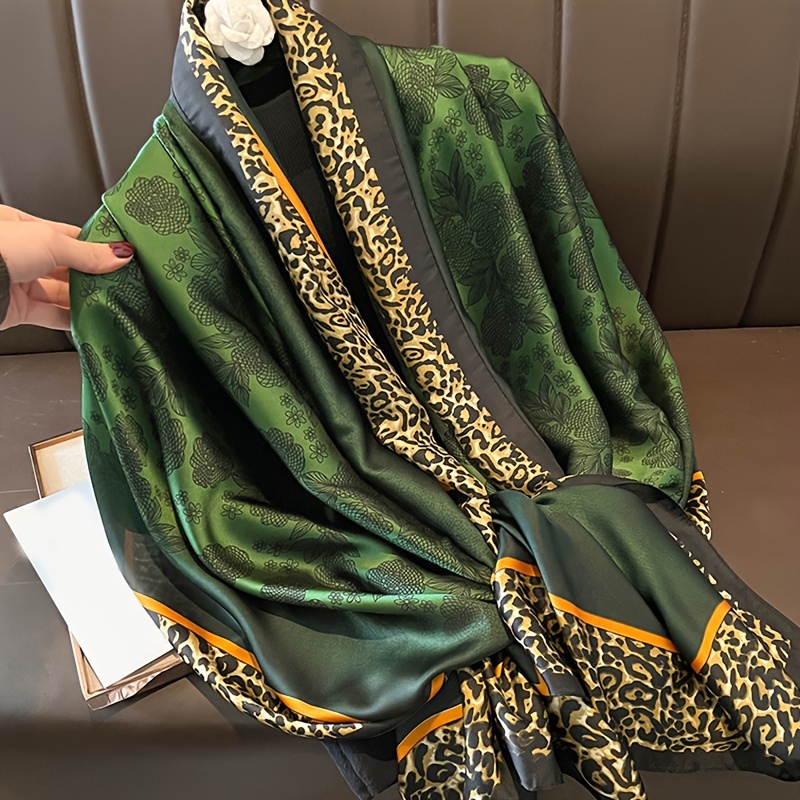 

Écharpe Élégante à Imprimé Léopard Vert & Floral pour Femme - de Satin Luxueux, 83x180cm | pour Décontractées, Protection Solaire & Accessoire Chic, Foulard pour Cheveux