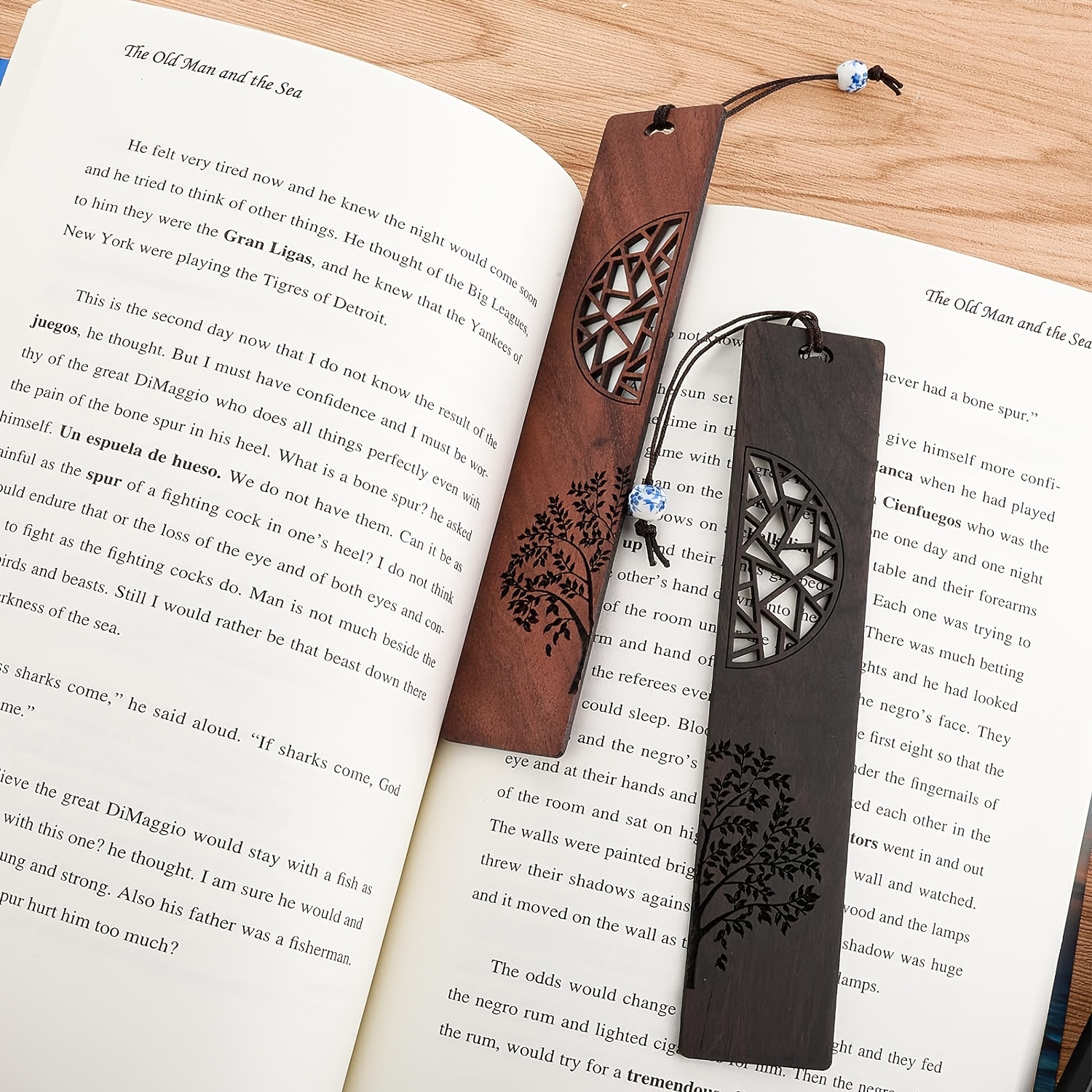 4 Pieces Wood Bookmark for Men Women Book Lovers, Handmade Natural Wooden  Carving Book Mark Bookmarks Box Set, Ideal for Birthday Present, Teachers  Appreciation (Hollow Style) 