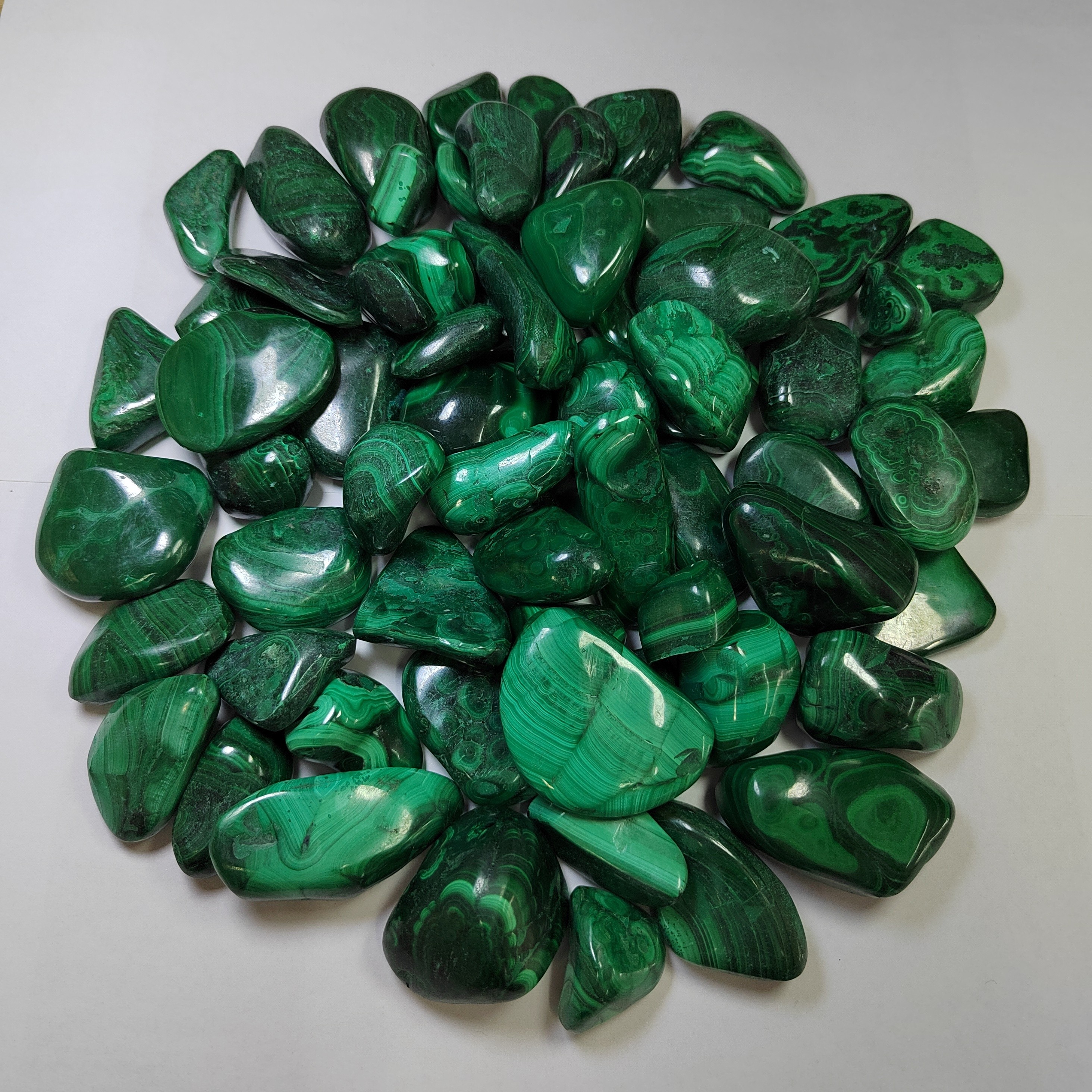 

50g Natural Malachite Raw Stone, 1pc To 3pcs Random For Diy Decors, New Year, Christmas, Holiday Gift Jewelry Making Supplies