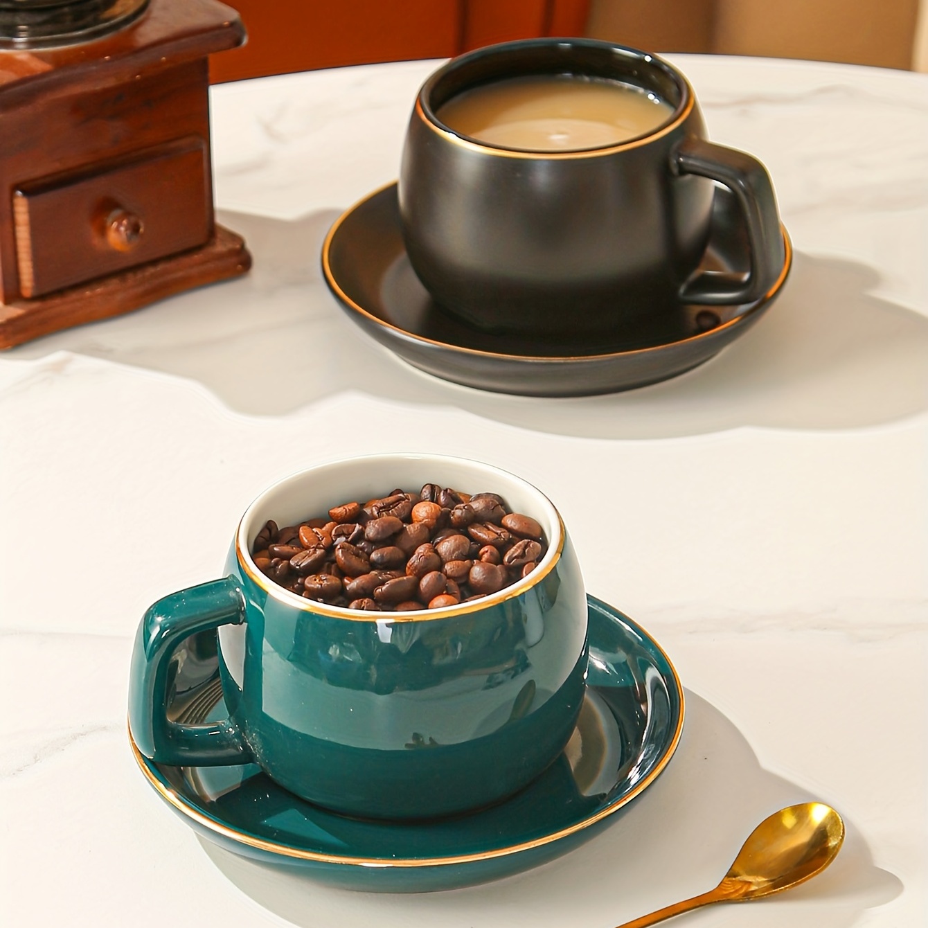 Tazza da tè in Porcellana con Piattini e Cucchiaio, 2 Set da Floreale Tazza  da Caffè con Supporto Dorato, Tazze da Tè in Ceramica Reale, Tazze da Caffè  Espresso per Matrimoni Feste (