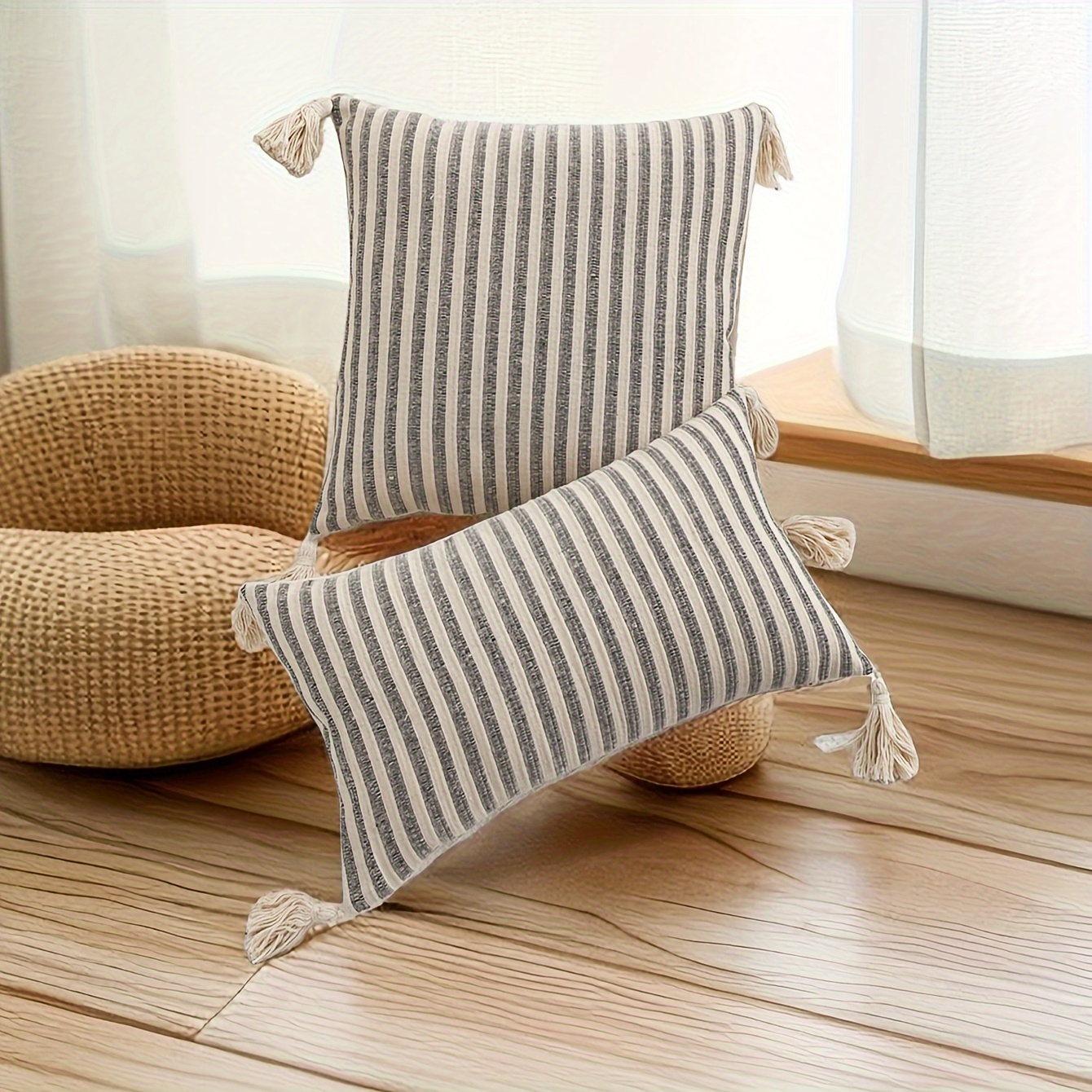 A Striped Zebra-patterned Pillowcase With A Modern , Made Of Canvas, Suitable For Bedroom, Living Room, And Sofa Cushions